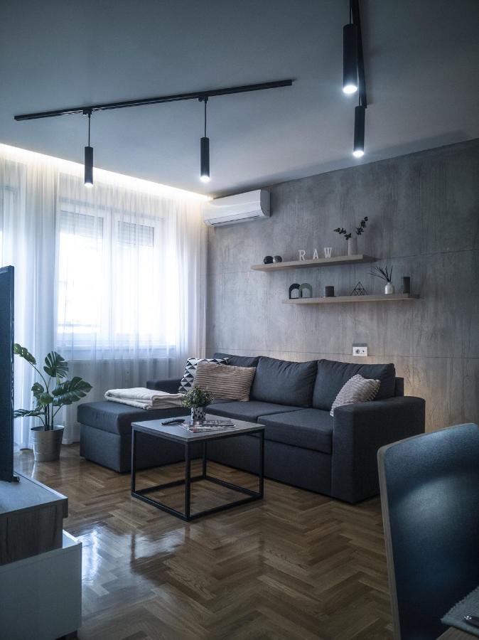Raw Industrial City Apartment Szabadka Kültér fotó