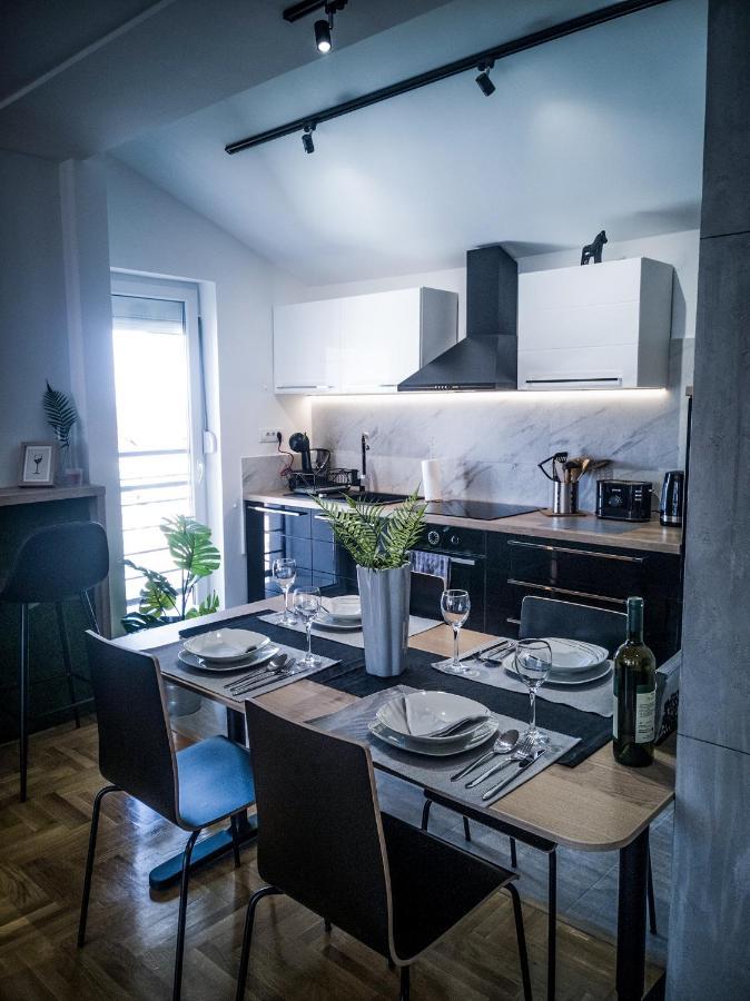 Raw Industrial City Apartment Szabadka Kültér fotó