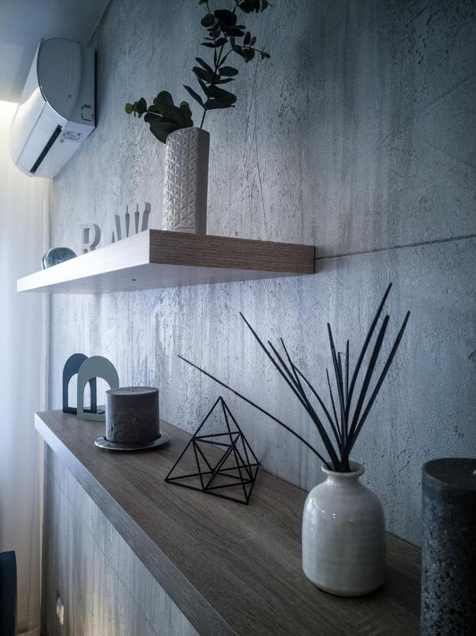 Raw Industrial City Apartment Szabadka Kültér fotó