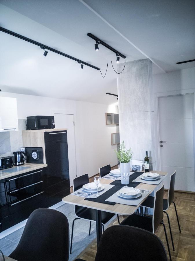 Raw Industrial City Apartment Szabadka Kültér fotó